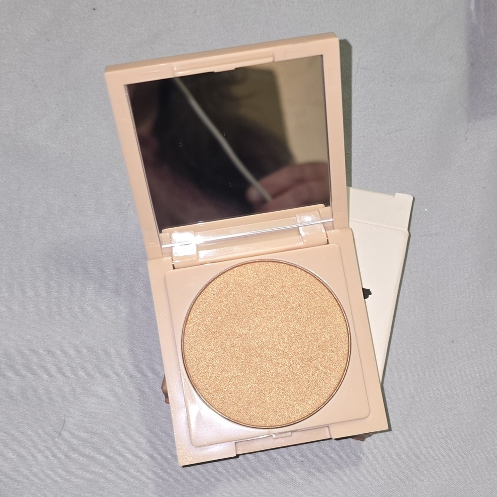 💥Persona Cosmetics Highlighter- Del Mar